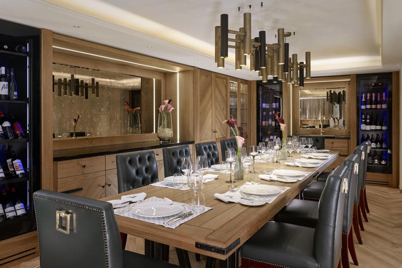 Salzburg  Conferentiehotels Wine Cabinet image 0