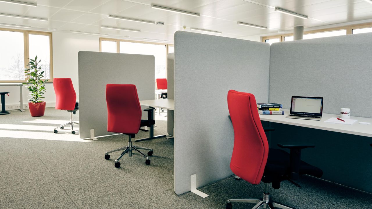 Ulm  Office desk area91 image 2