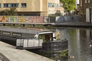 London Boat Paddington East image 9