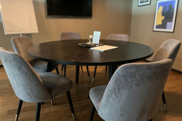 Berlin Coworking spaces Meeting Room M101 image 2
