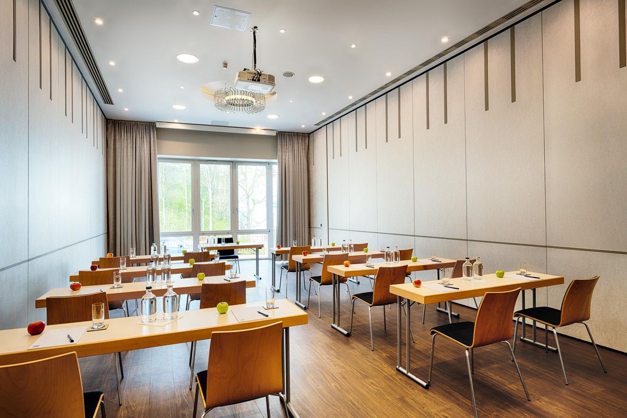 Marburg Offsite-Meeting Boardroom Wegener image 0