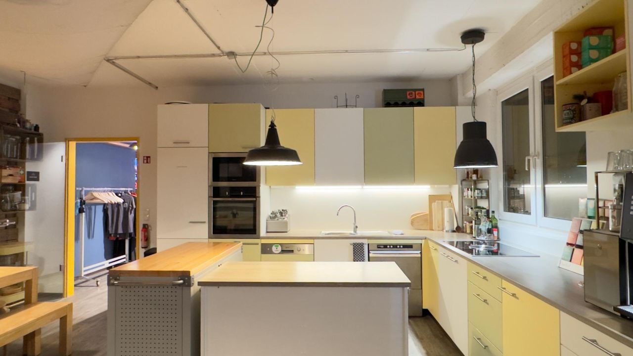 Hamburg  Kochstudio kitchen image 4