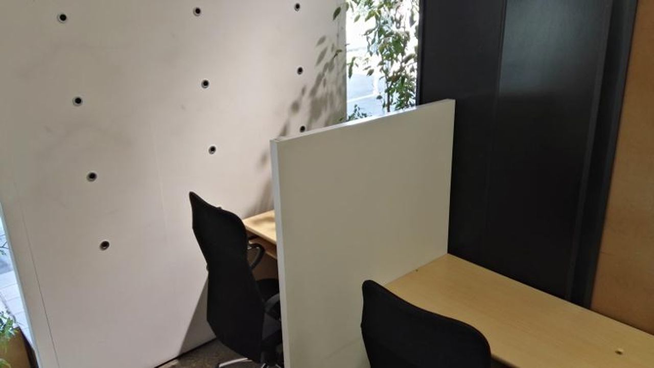 Rest of the World Coworking  Desk-Tagespass image 1