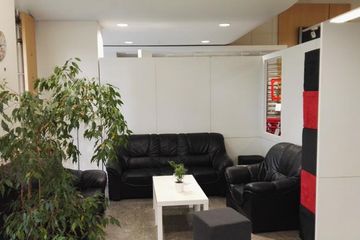 Rest of the World Coworking  Desk-Tagespass image 2