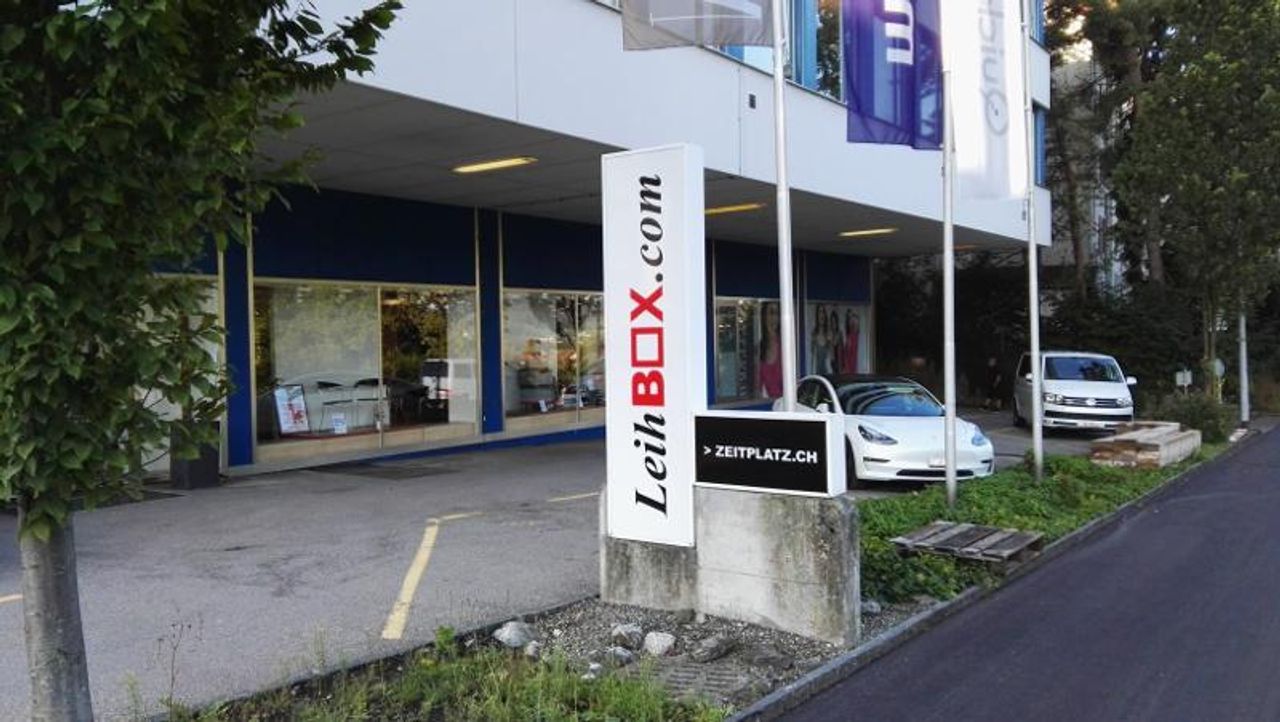 Rest of the World Coworking  Desk-Tagespass image 5