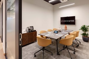 Brussels Boardrooms Luxurious, Warm, Meeting Room image 1