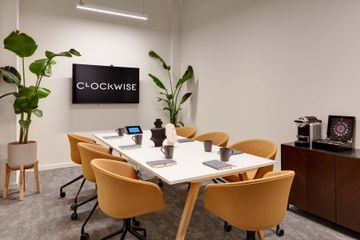 Brussels Boardrooms Luxurious, Warm, Meeting Room image 2