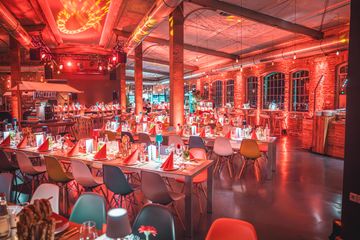 Leipzig  Konferenzräume Leuchtenbau Eventhalle image 3