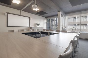 Rest van de wereld Bedrijfstraining Trainingsruimtes Meetingroom 2 (1e etage / te bereiken met lift op nr 2) image 2