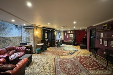 London  Bar Fidelio image 4