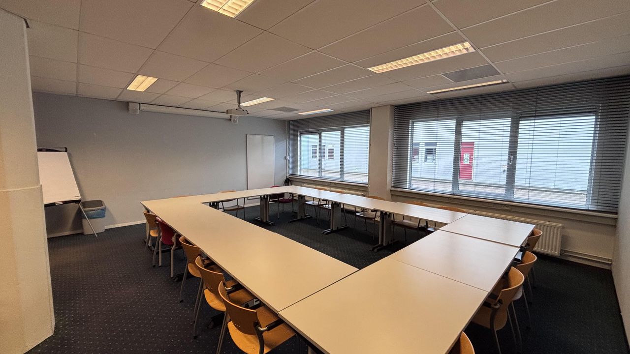 Hengelo  Meeting room Vergaderkamer 026 image 2