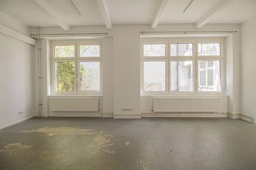 Berlin   Kreuzgarten image 5