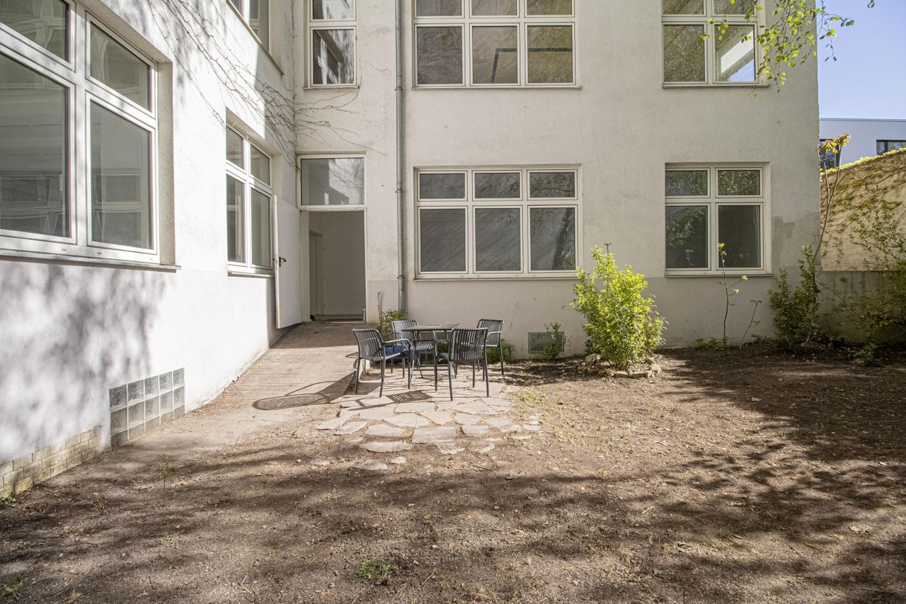 Berlin   Kreuzgarten image 7