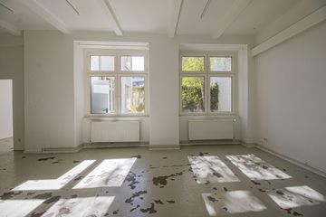 Berlin   Kreuzgarten image 3