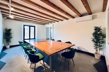 Barcelona Studio Multifunctional Fitting Room and Production Space image 1