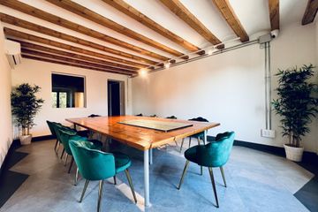 Barcelona Studio Multifunctional Fitting Room and Production Space image 2