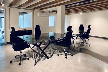 Barcelona Studio Multifunctional Fitting Room and Production Space image 6