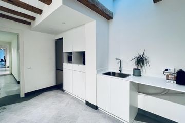 Barcelona Studio Multifunctional Fitting Room and Production Space image 7