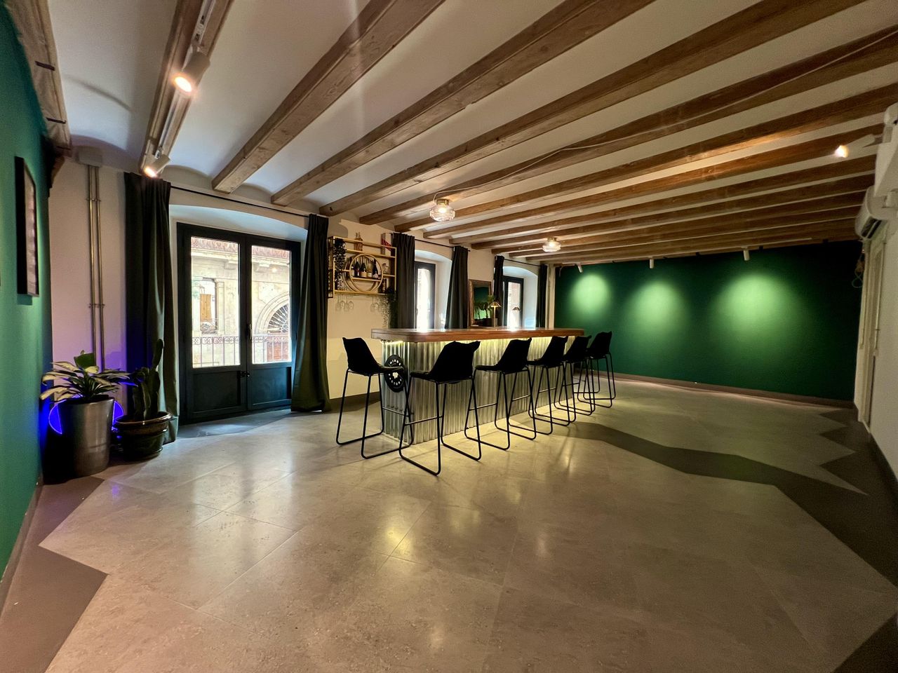 Barcelona Mobile Working Studio Reina Cristina image 10