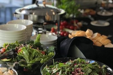 Berlin Christmas Party Cafe Rockige Location mit Kult-Status image 6