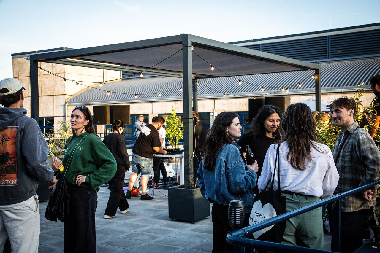 Berlin  Dachterrasse Weekand Event Location Rooftop Office image 3
