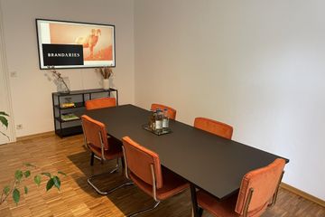 Munich  Meeting room Stilvoller Meetingraum mit 8 Plätzen image 1