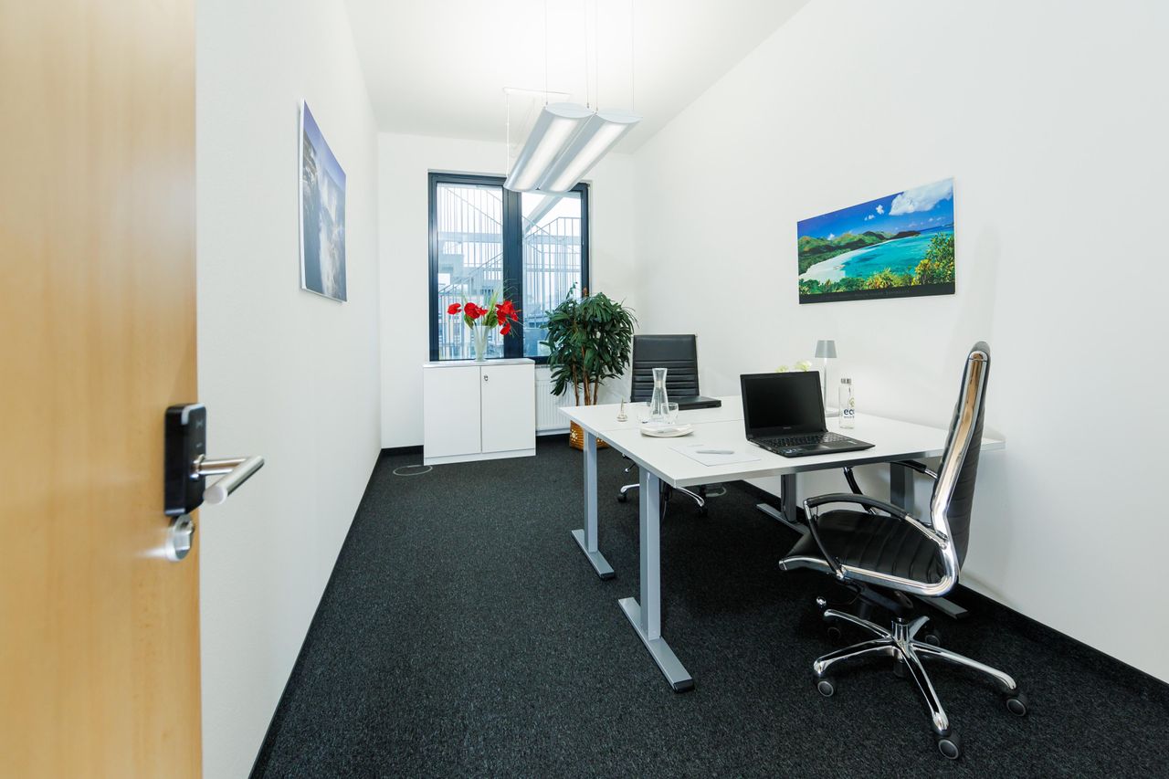 München Kundengespräch Büroräume Kleines Traum-Büro nach Maß in München-City image 12