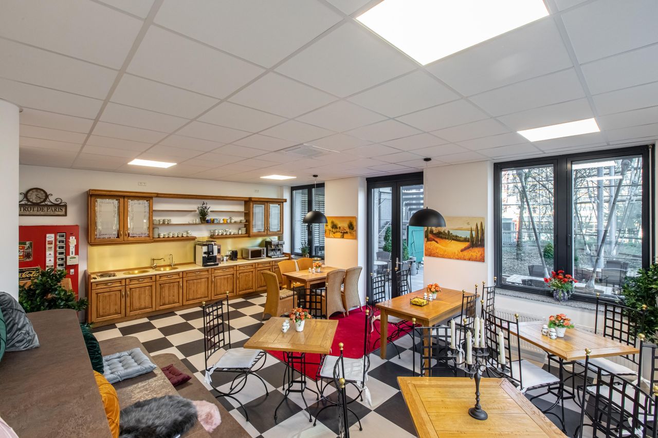 München Kundengespräch Büroräume Kleines Traum-Büro nach Maß in München-City image 11