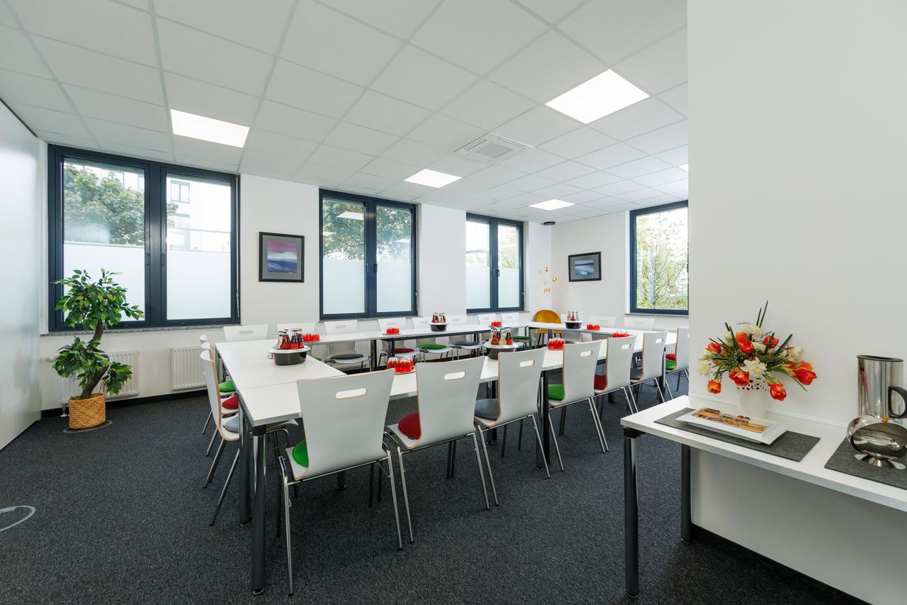 München Kundengespräch Büroräume Kleines Traum-Büro nach Maß in München-City image 25