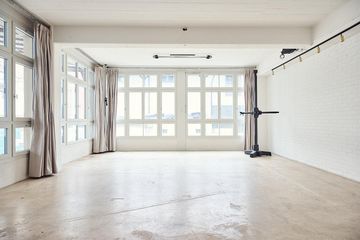 Zürich Photostudio NEON Studio image 3