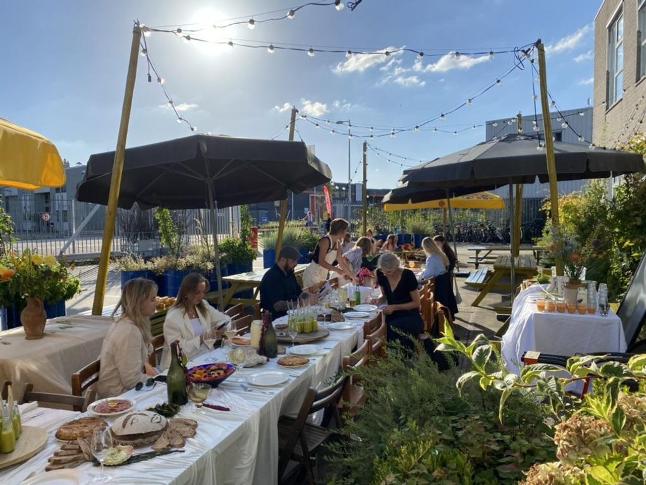 Amsterdam  Restaurant Main Bar / Restaurant Space image 9