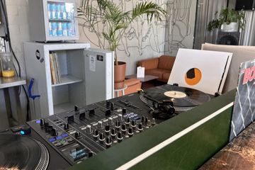 Amsterdam Restaurant Main Bar / Restaurant Space image 11