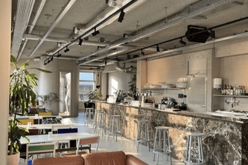 Amsterdam  Restaurant Main Bar / Restaurant Space image 5