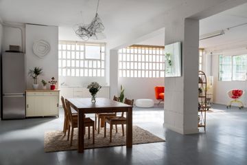 Barcelona Loft Minimal Loft in Marina image 5