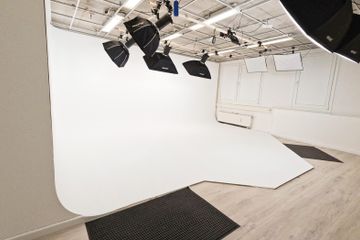Munich Photostudio Studio #1 / Hohlkehle L-Form für Foto / Video | das modul / München image 6