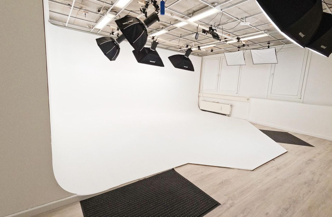 München  Fotostudio Studio #1 / Hohlkehle L-Form für Foto / Video | das modul / München image 6