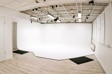 Munich Photostudio Studio #1 / Hohlkehle L-Form für Foto / Video | das modul / München image 7