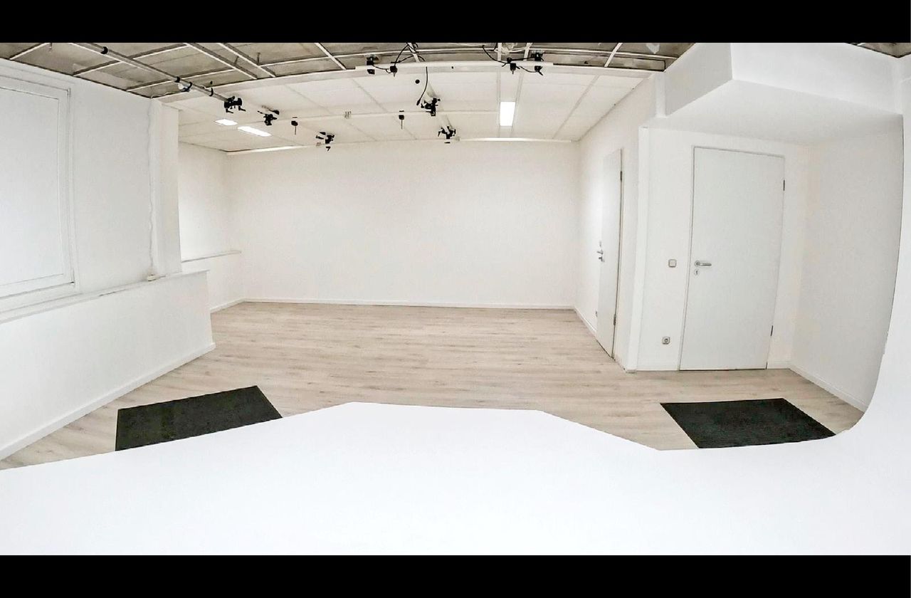 Munich  Photostudio Studio #1 / Hohlkehle L-Form für Foto / Video | das modul / München image 8