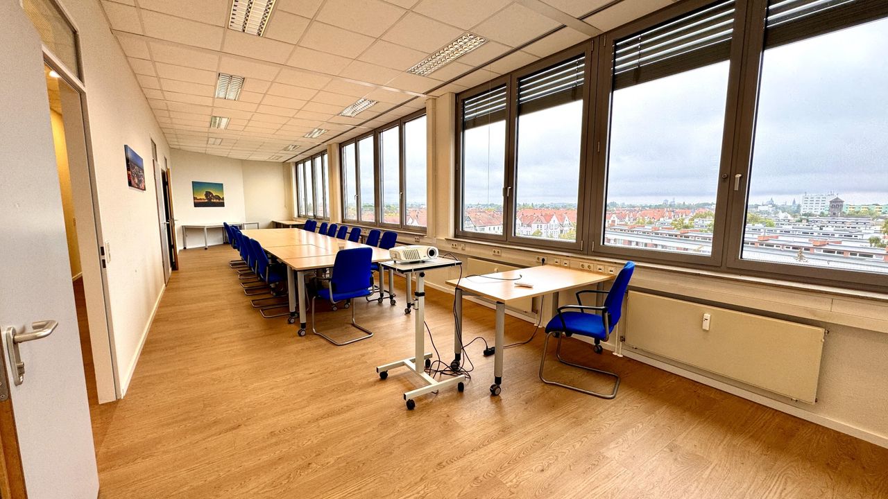 Hanover Kreatives Meeting Workshop spaces Meeting Area Sky image 3