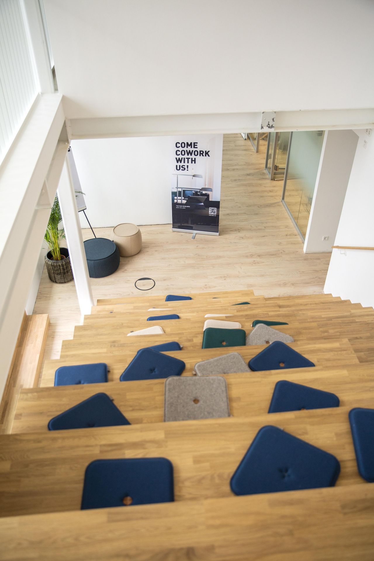 Heidelberg Mobile Working Meetingräume Innovation stairs image 2