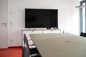 Frankfurt am Main Coworking spaces Meeting 2 image 1