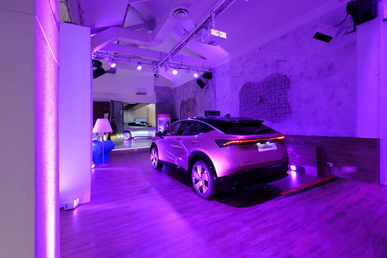 Milan Team Meeting Meeting room Light Space image 16