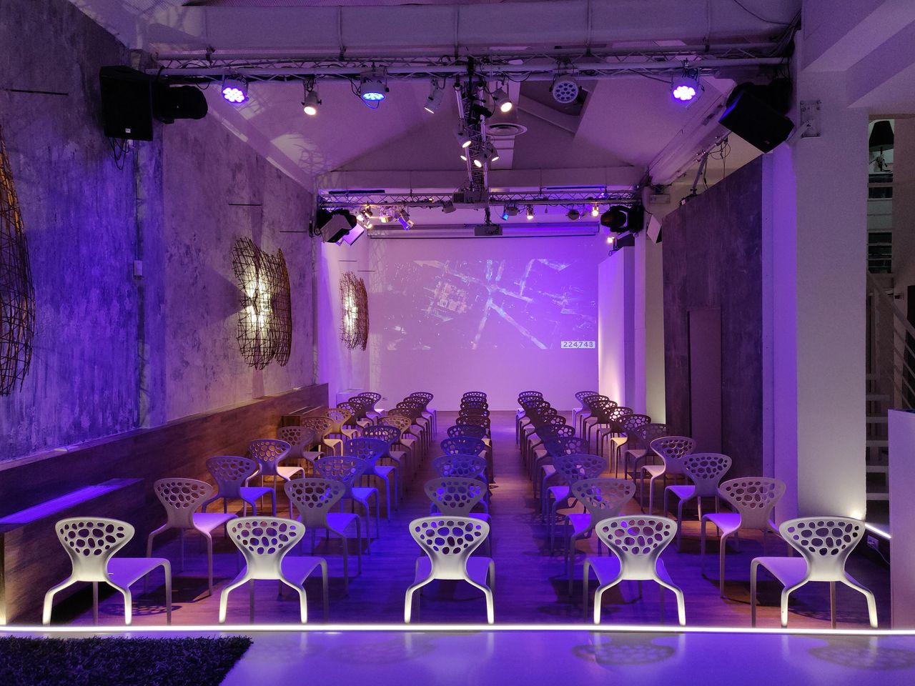 Milan Team Meeting Meeting room Light Space image 2