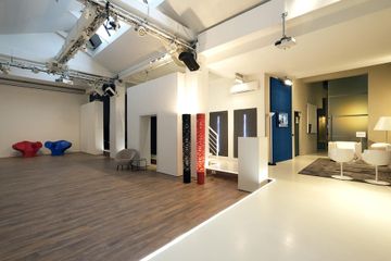 Milan Team Meeting Meeting room Light Space image 1