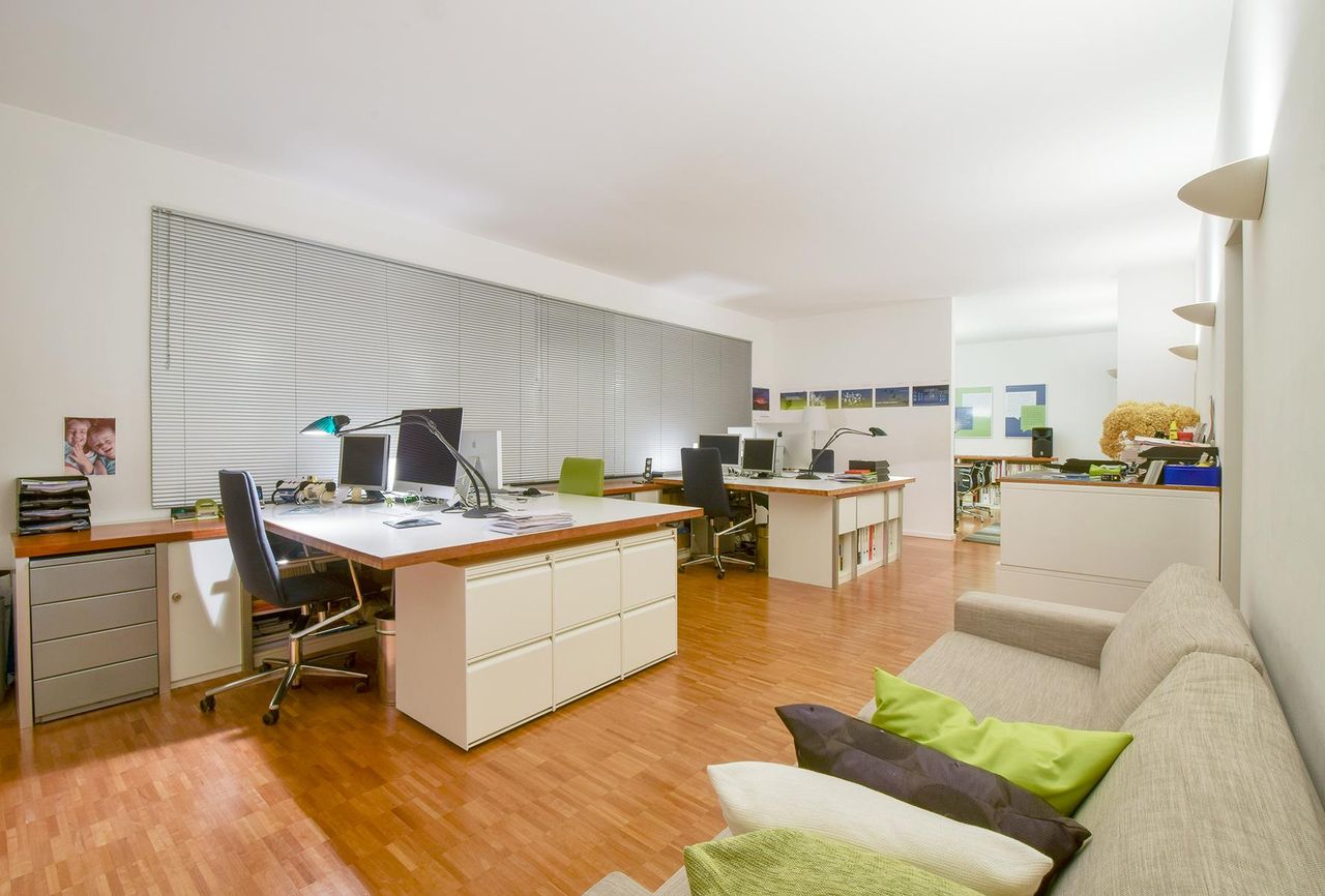 Düsseldorf  Kantoorruimte Ein ganzes Büro im Grünen image 3