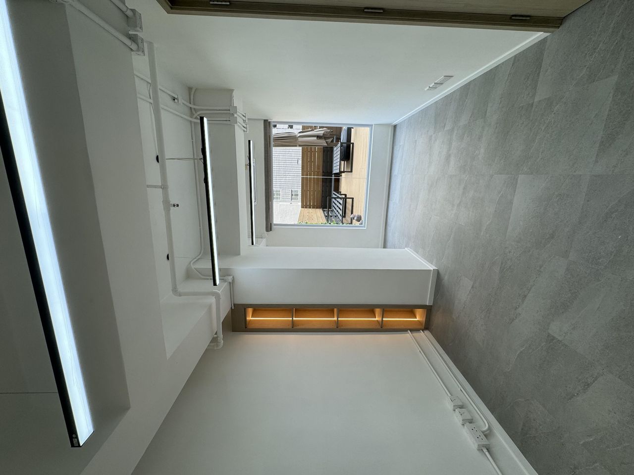 Hongkong  Coworking spaces PRIVATE OFFICE IN MONG KOK (ROOM E) image 4