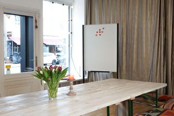 Berlin Kundengespräch Meeting room The Lovers Space image 11