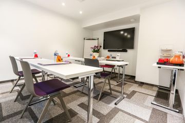 Paris training rooms Meeting room MONET image 1