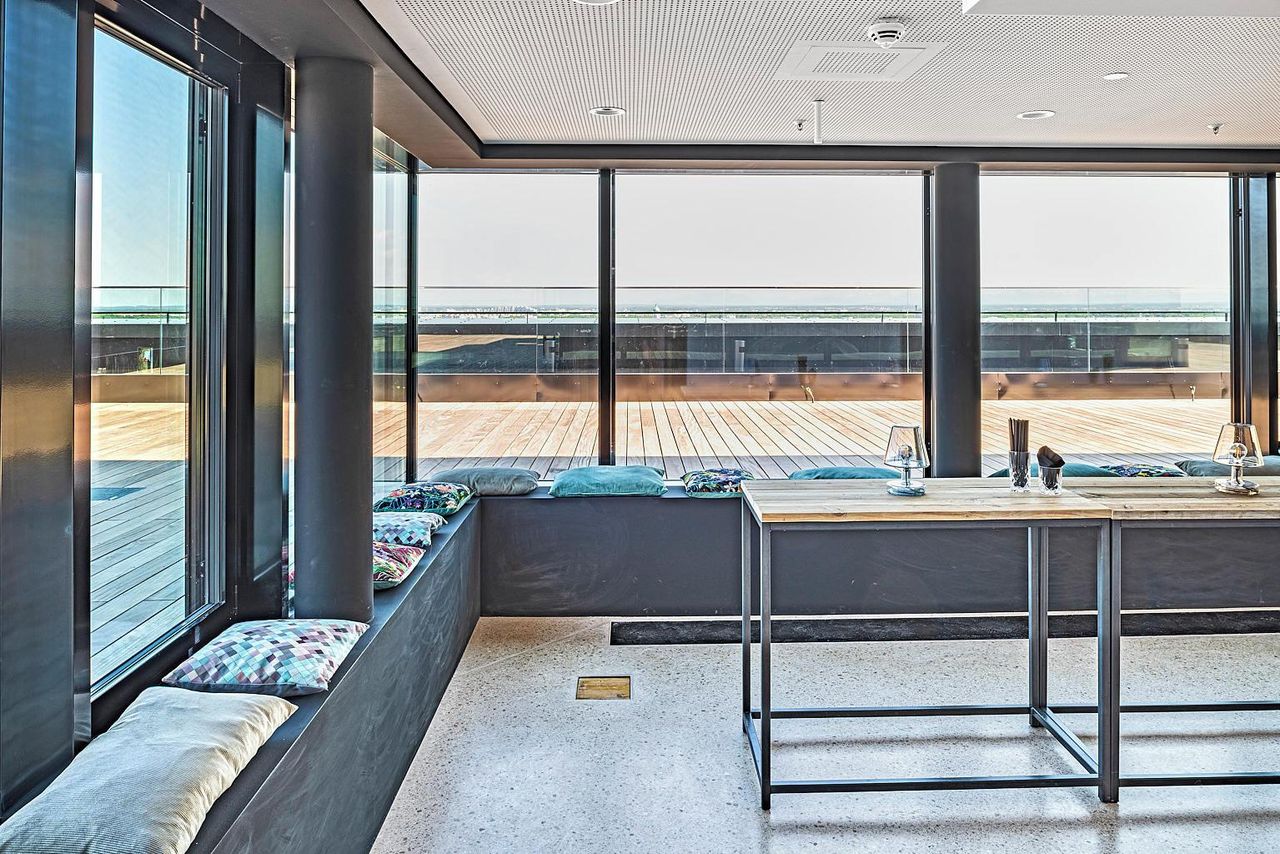 Munich workshop spaces Rooftop Design Offices München Atlas - Rooftop 14. Etage image 4
