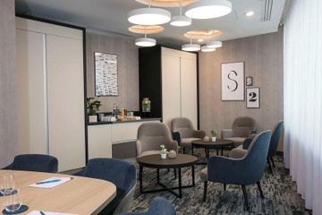 Paris corporate event spaces Auditorium Hampton By Hilton Clichy image 3